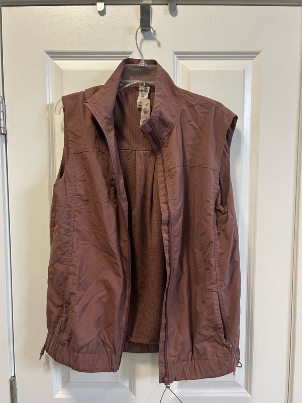 Mono B zip front vest